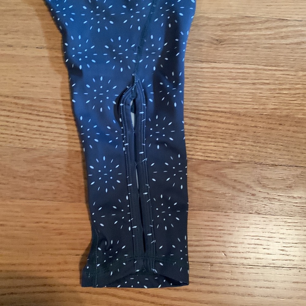Senita Athletics capris - Picture 10 of 10